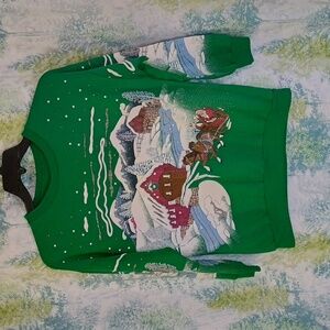 Vintage Christmas sweatshirt green with winter scene
